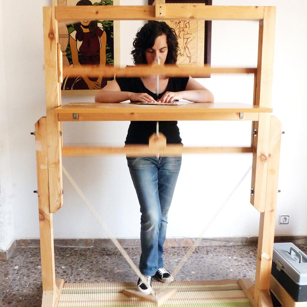 Sierra de Ballesta es la herramienta más característica para hacer marquetería artesanal. Funciona sin motor.
