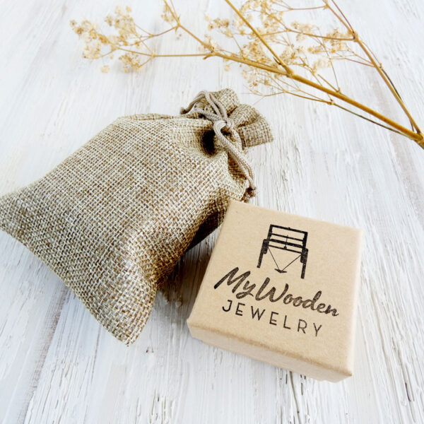 Gift-ready jewelry packaging with box and jute pouch