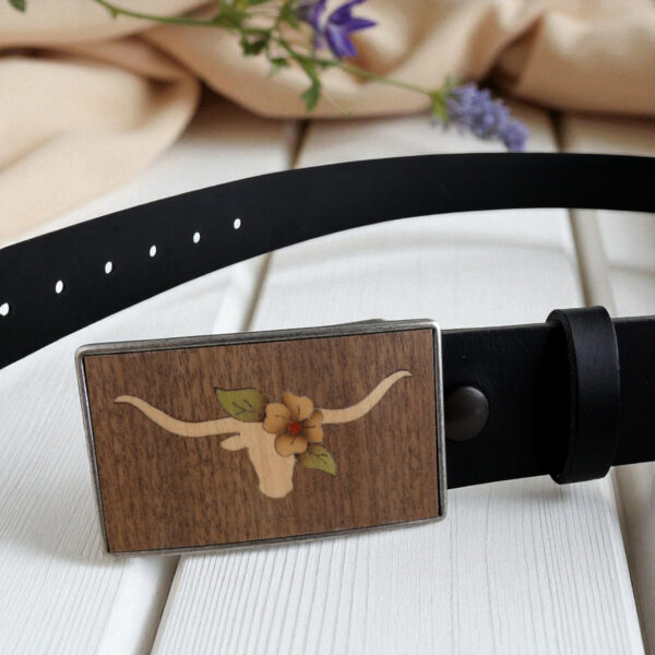 Longhorn skull buckle in walnut wood with black leather belt
