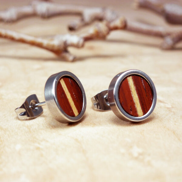 Stud earrings made of padauk wood with sycamore inlay and stainless steel base